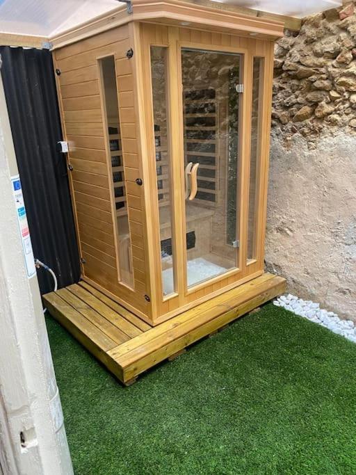 Superbe Avec Jacuzzi Patio Et Sauna *