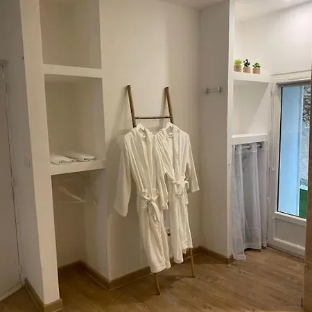 Superbe Suite Avec Jacuzzi Patio Et Sauna La Ciotat Exterior photo