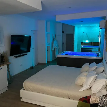 Superbe Suite Avec Jacuzzi Patio Et Sauna La Ciotat Exterior photo