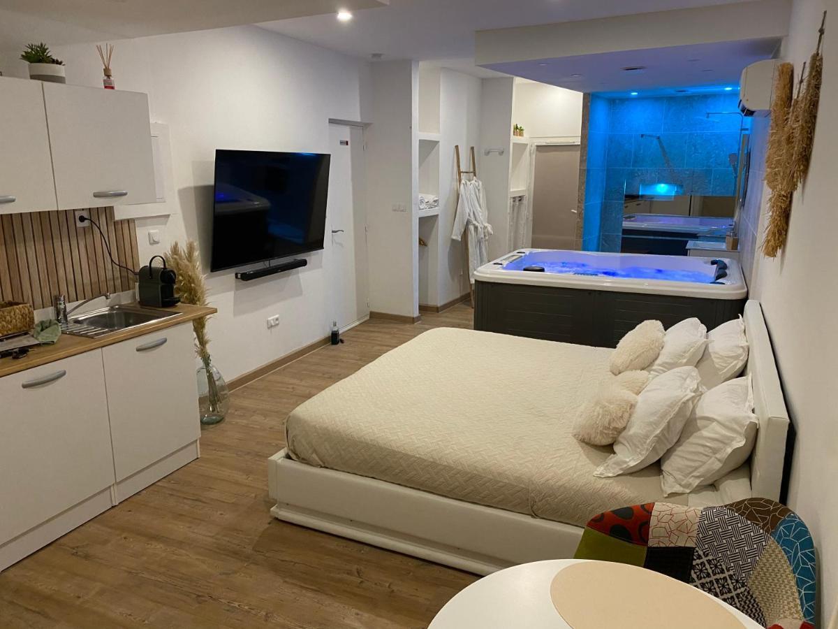 Superbe Avec Jacuzzi Patio Et Sauna Appartement *